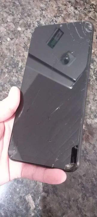 Retirada de peças celular não liga.