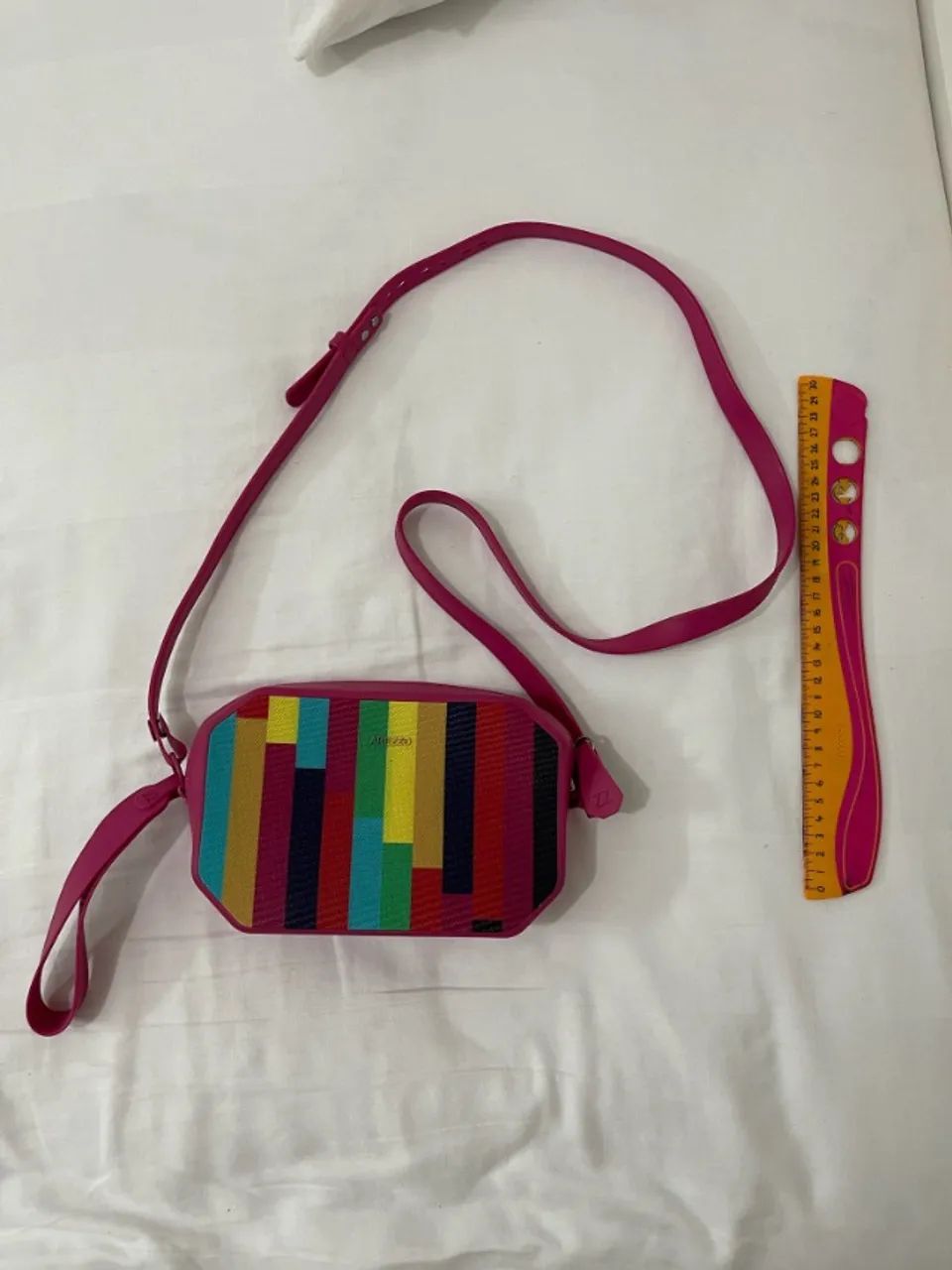 Bolsa transpassada Arezzo rosa nunca usada