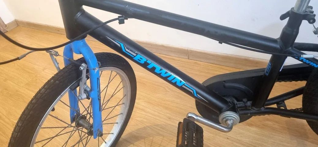 Bicicleta Infantil Btween Racing Boy Aro 20 Muito Nova! - Foto 4