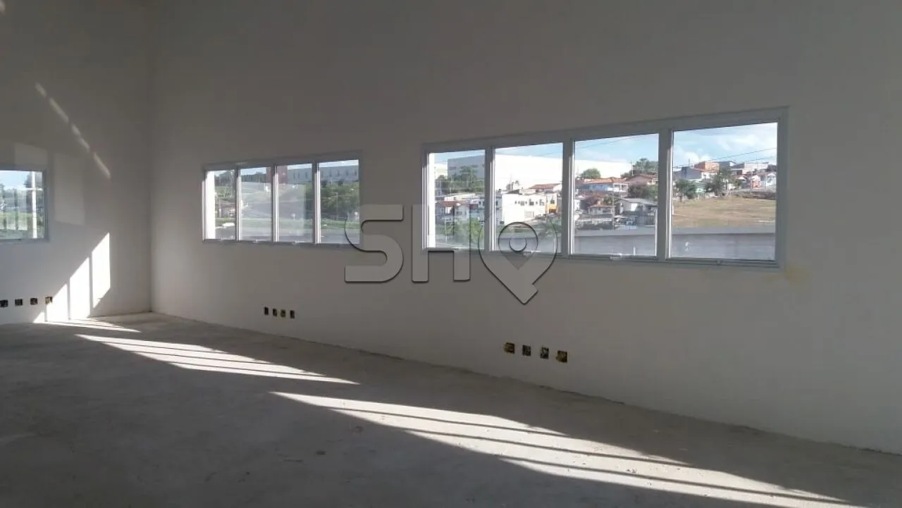Galpão e prédio comercial, KM 43 Raposo Tavares, Alameda 1