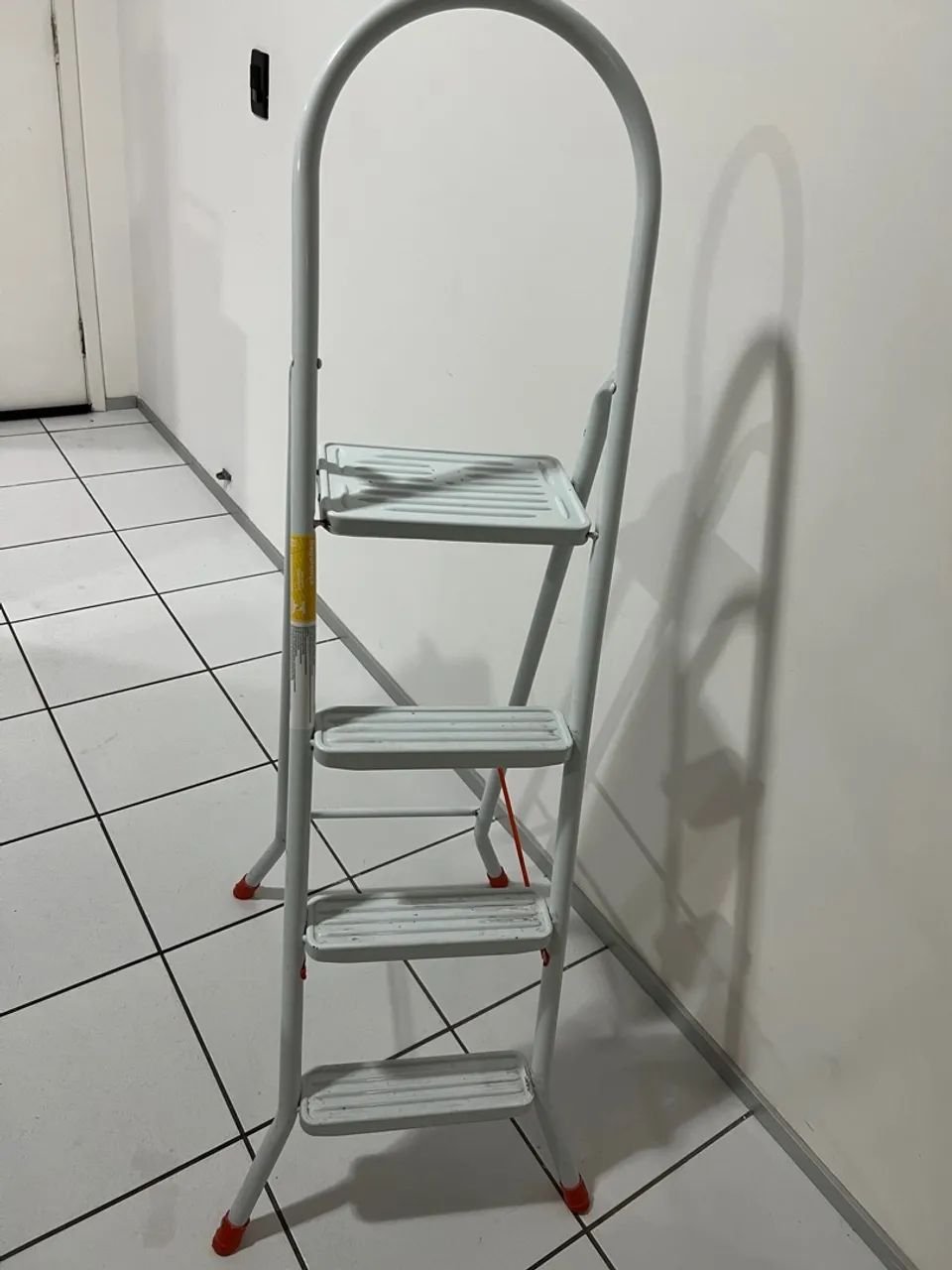 Escada em Aço 4 Degraus  - Foto 2