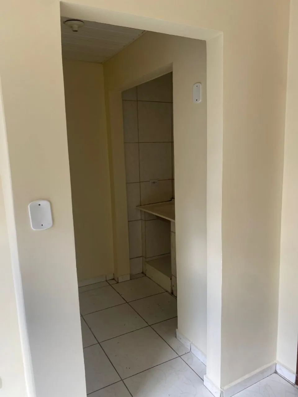 Kitnet para Alugar - Ambiente Familiar- Capão raso / Direto com Proprietário