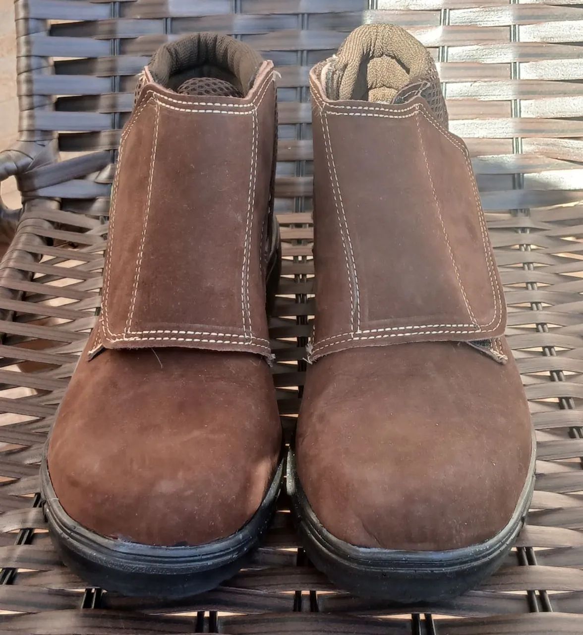 Bota ocupacional, fecho velcro, bico PVC (Nova) - Foto 2