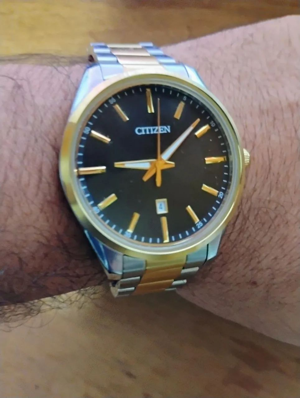 Relógio Citizen Masculino Preto e Dourado - Foto 3