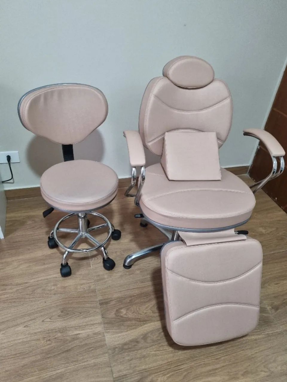 Cadeira e mocho para estética ou salão