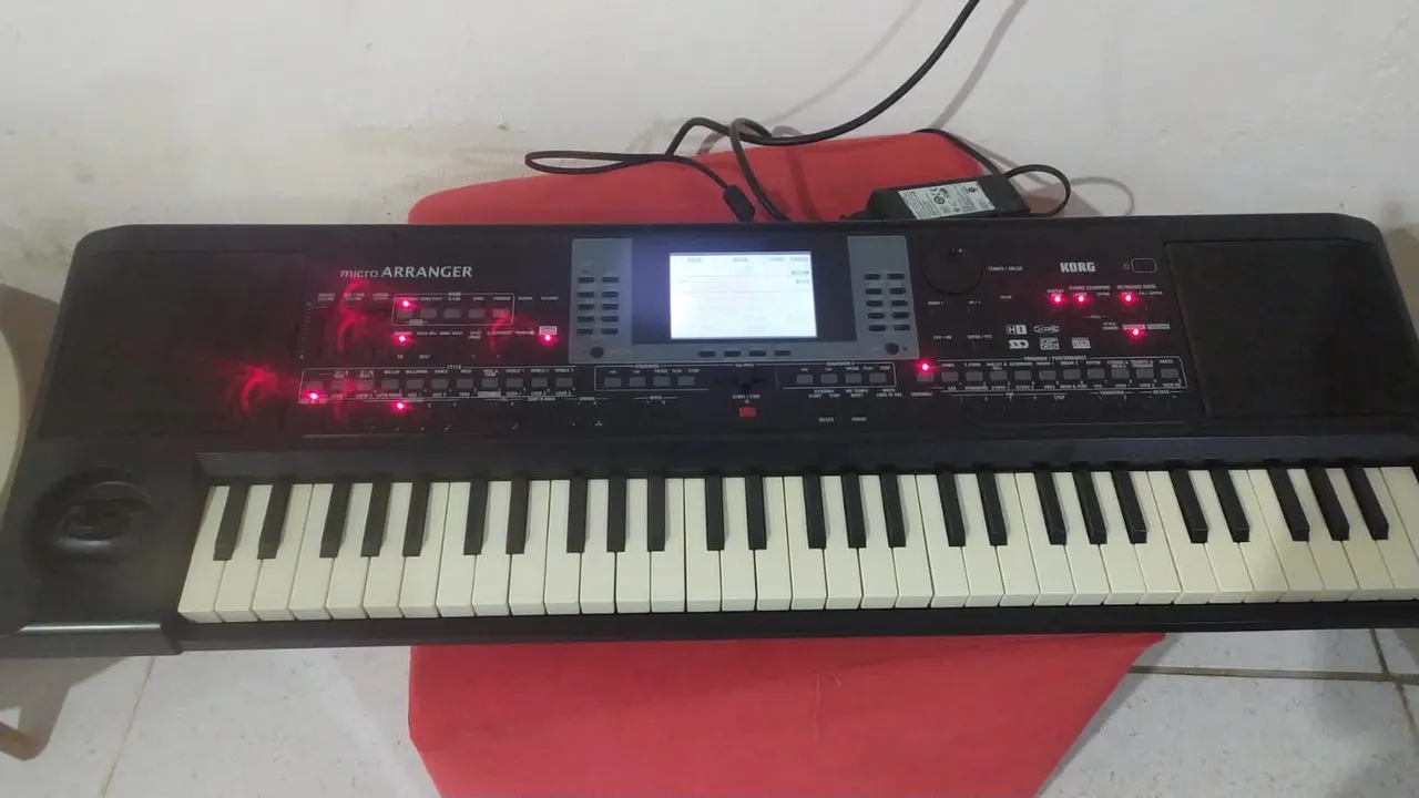 Teclado Korg Micro Arranger CONSERVADISSIMO E VARIOS RITMOS