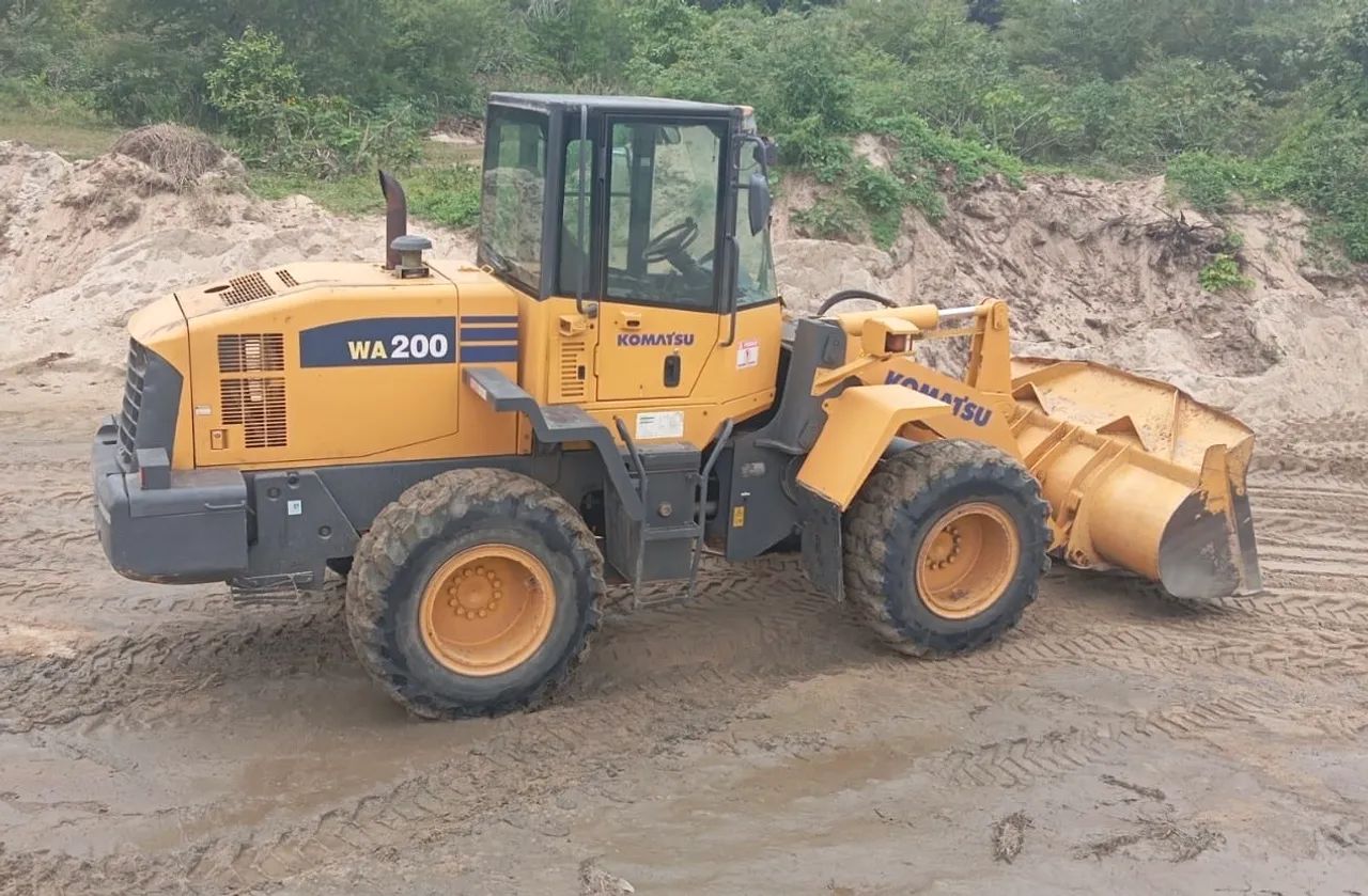 Pá mecânica Komatsu WA 200 - REVISADA - Foto 3