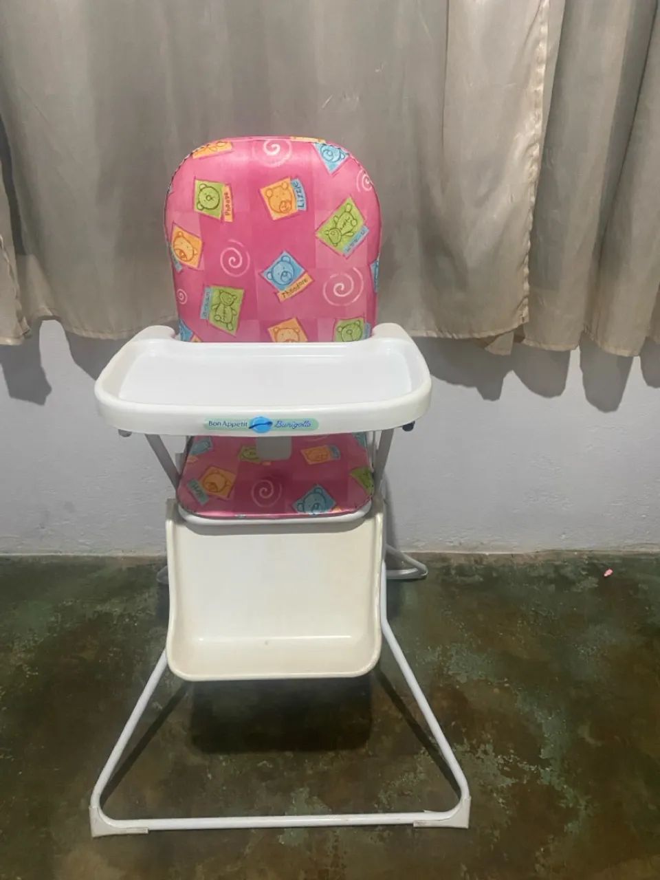 Cadeirinha de papinha rosa