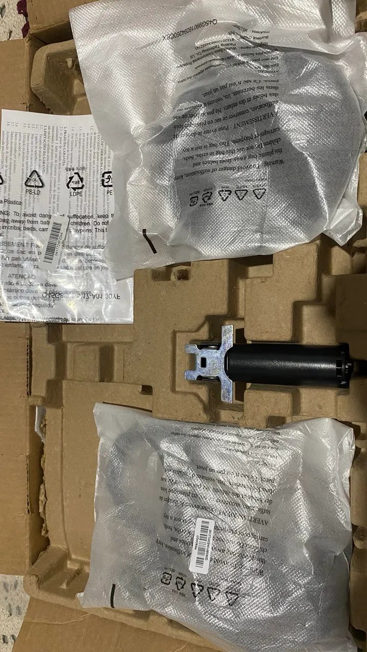 Monitor AOC64385329631617122