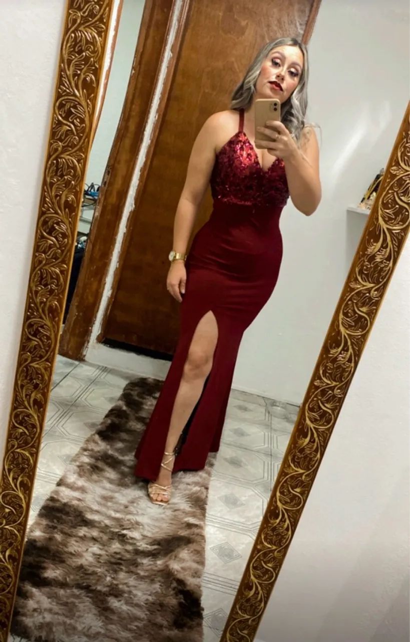 Vestido longo vermelho com brilho