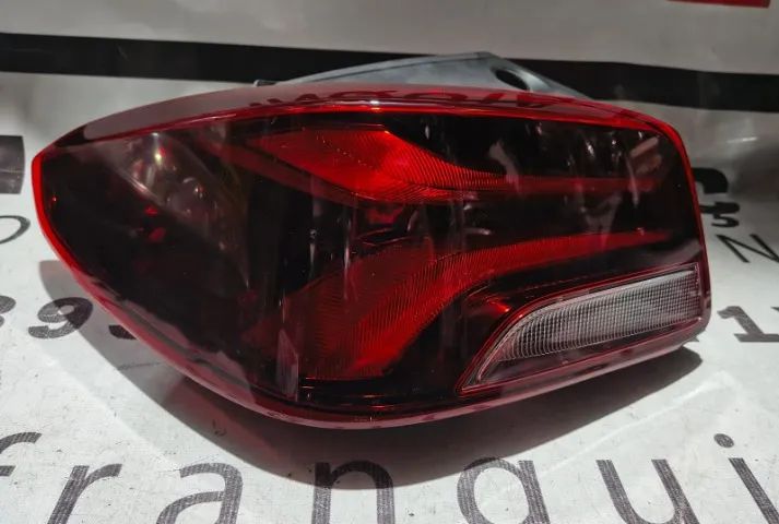 Lanterna traseira esquerda Onix 2020/ Hatch sem led nova similar
