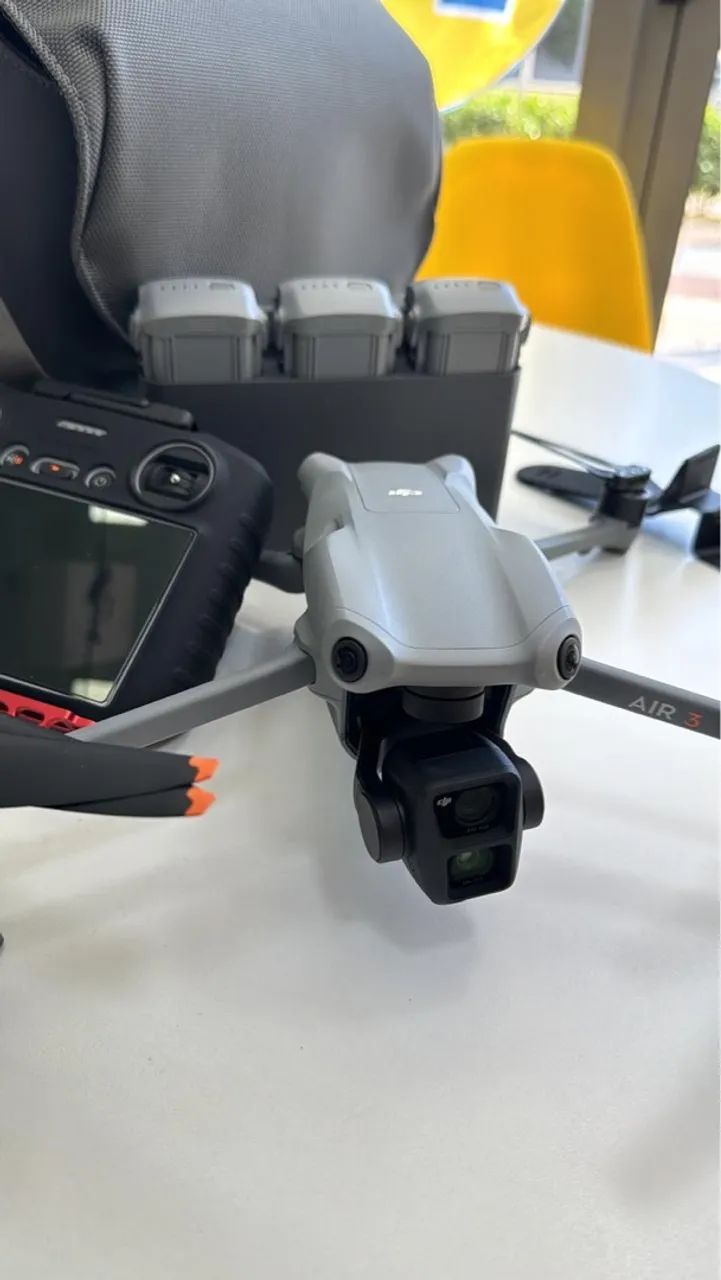 Drone DJI Air 3 Fly More Combo + acessórios  - Foto 2