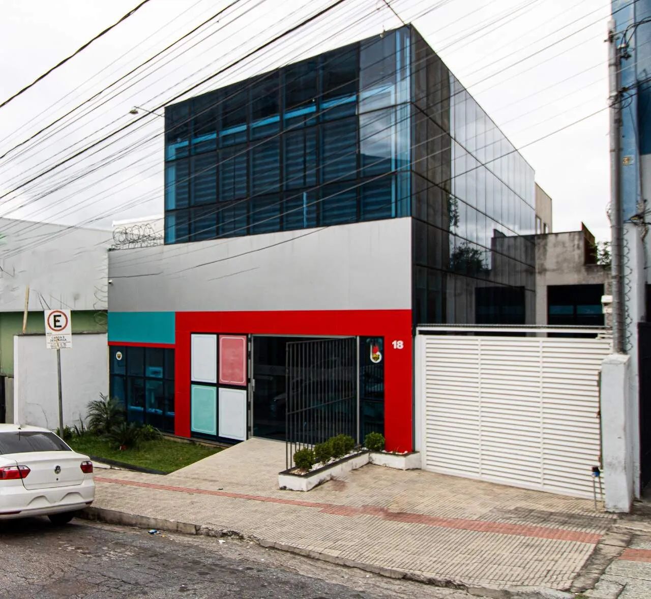 Que tal um ANDAR de 270 m² numa ótima localização!?