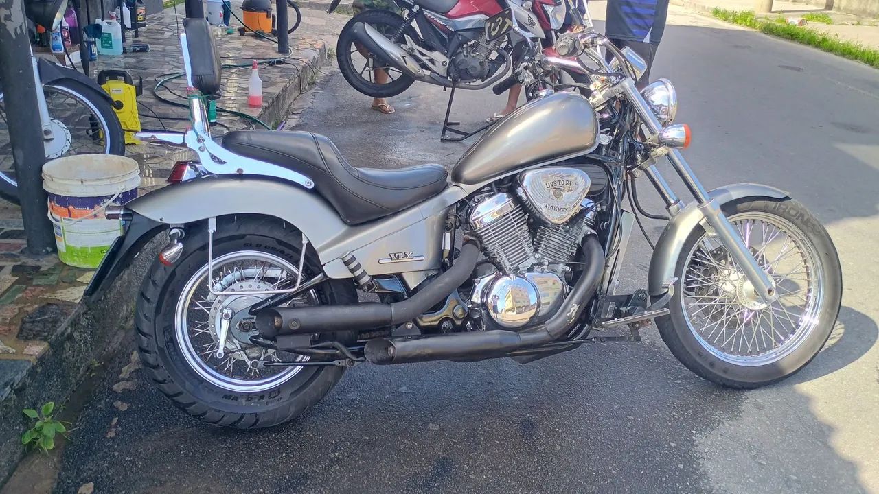Shadow 600 - Foto 3