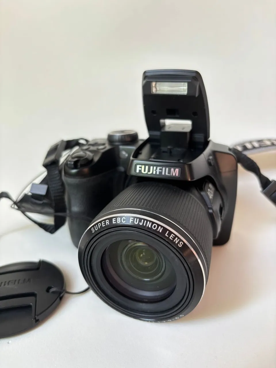 Câmera Digital Fujifilm com Lente Fujinon