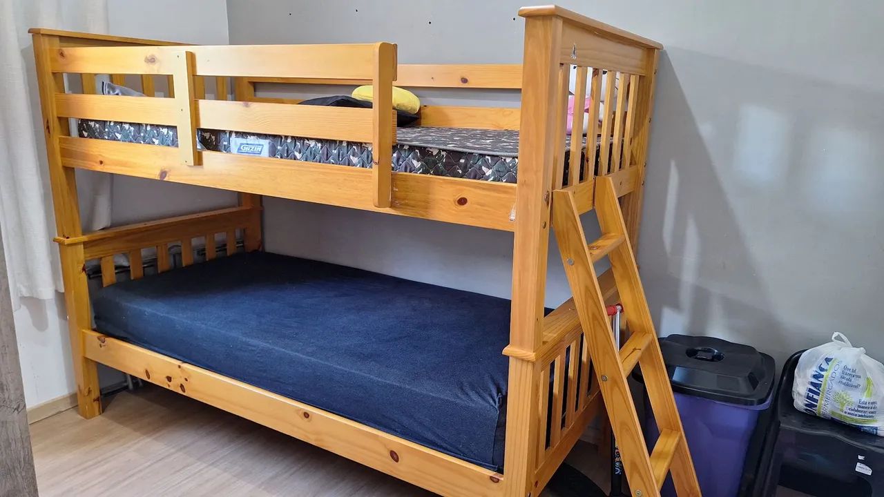 Beliche em madeira maciça semi novo - Foto 2