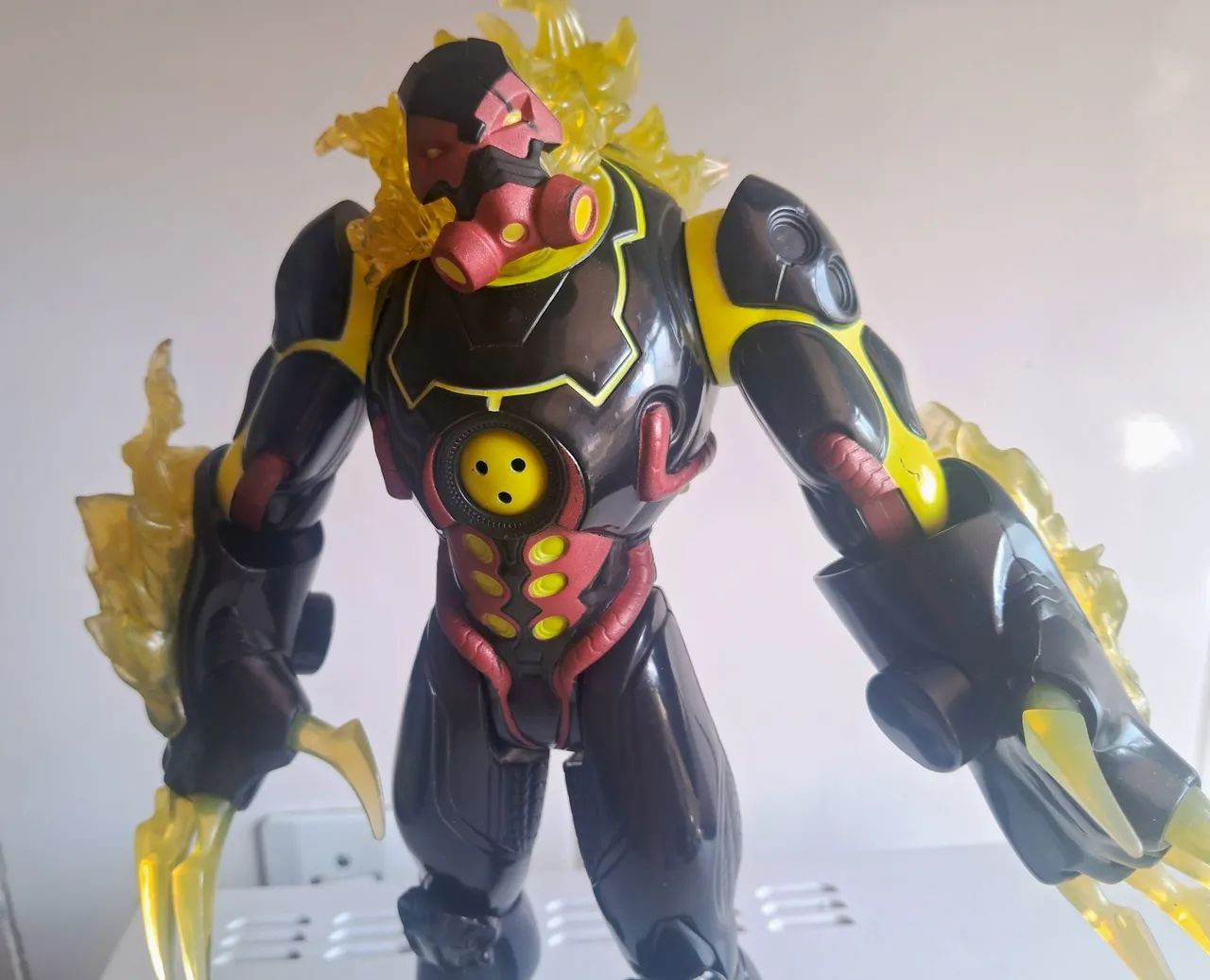 Vilão MaxSteel Toxzon Ataque Toxico 