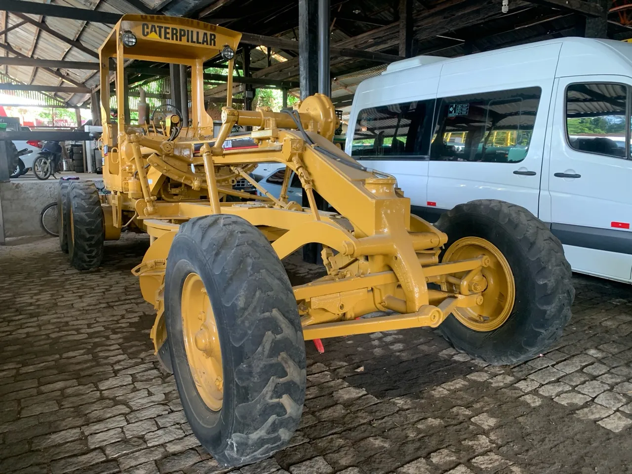 PATROL CATERPILLAR 120 B