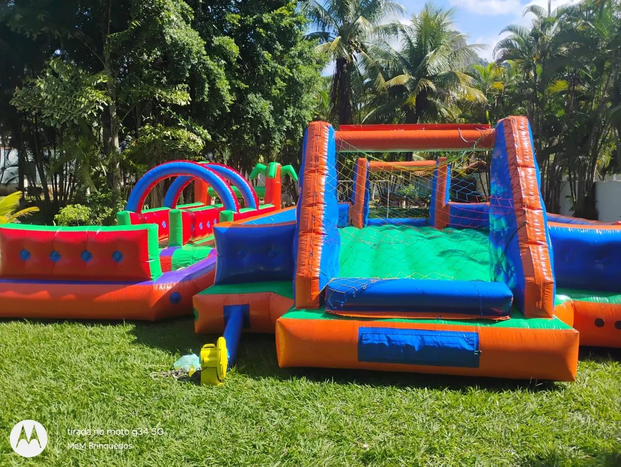 Brinquedo inflável para locação, touro mecânico, futebol de sabão, pula pula, escorrega... - Foto 2