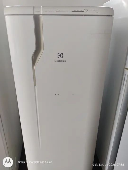 REFRIGERADOR ELECTROLUX RFE39 220V