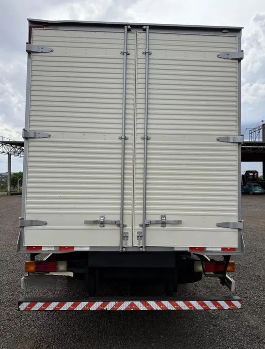 M.B Accelo 1016 Baú Seco 2015 - Foto 4