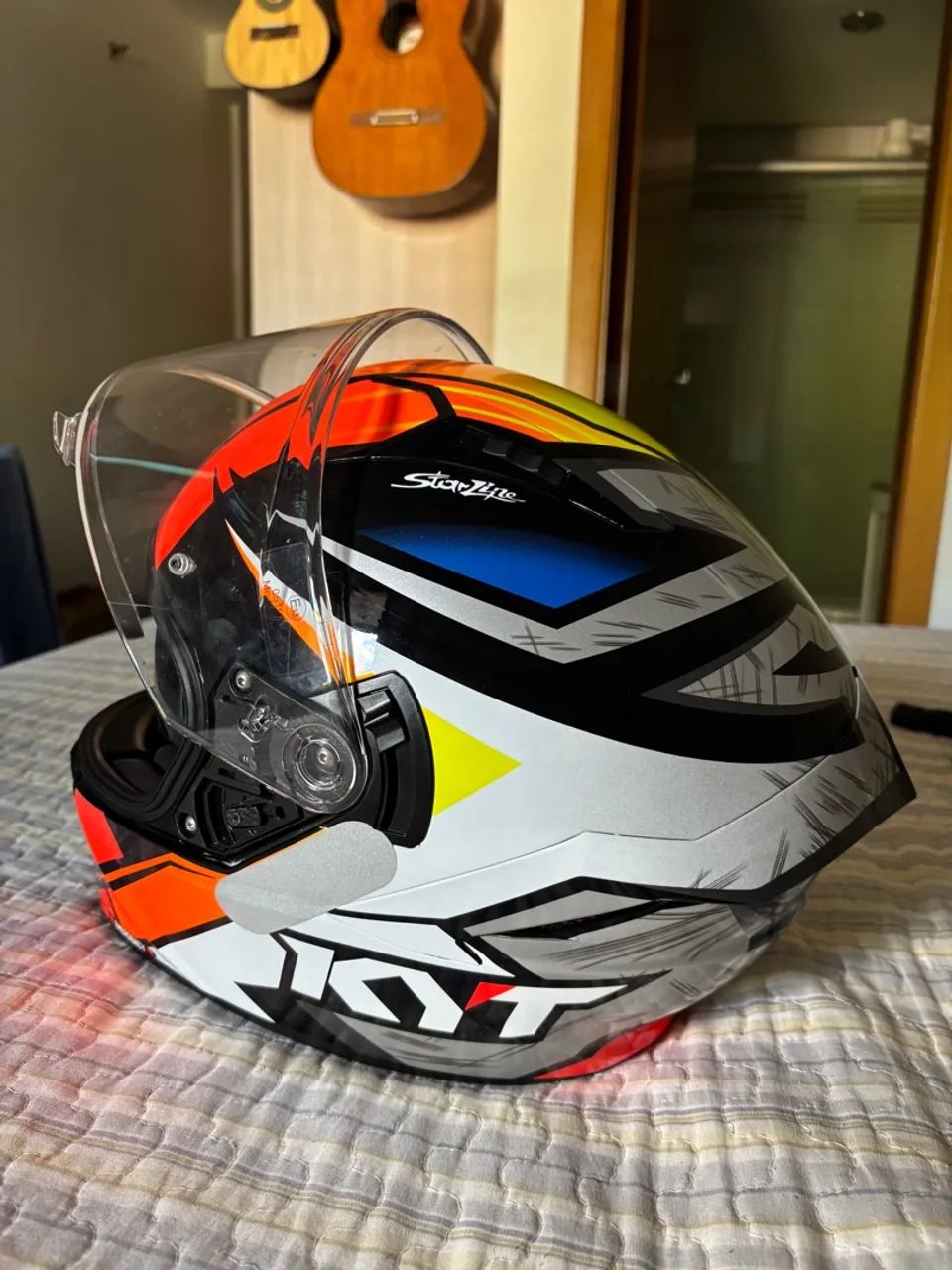 Capacete KYT Starline tamanho 60 com óculos de sol - Foto 2