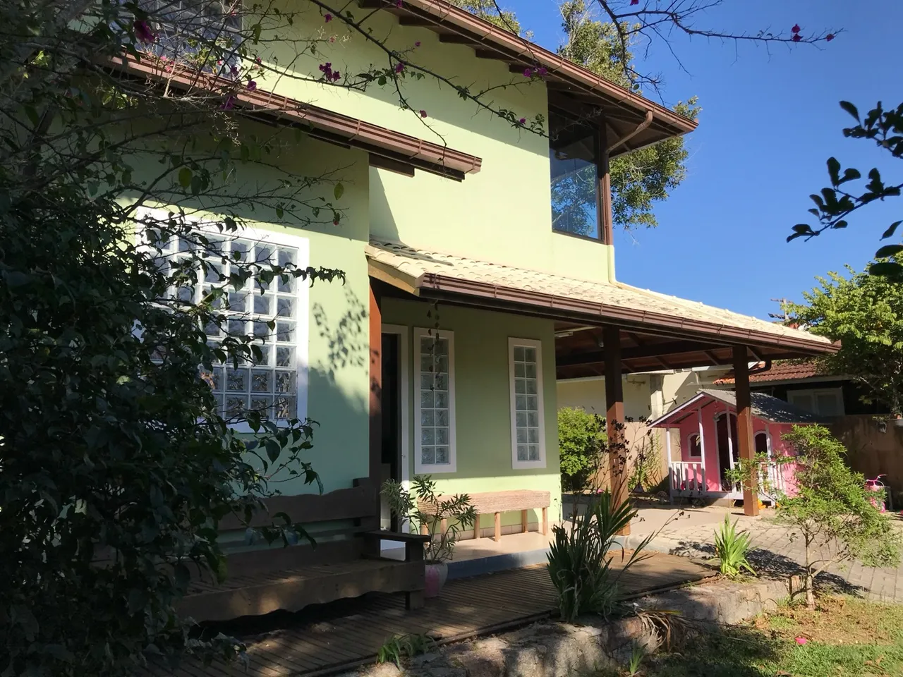 Aluga casa em Santo Antônio de Lisboa