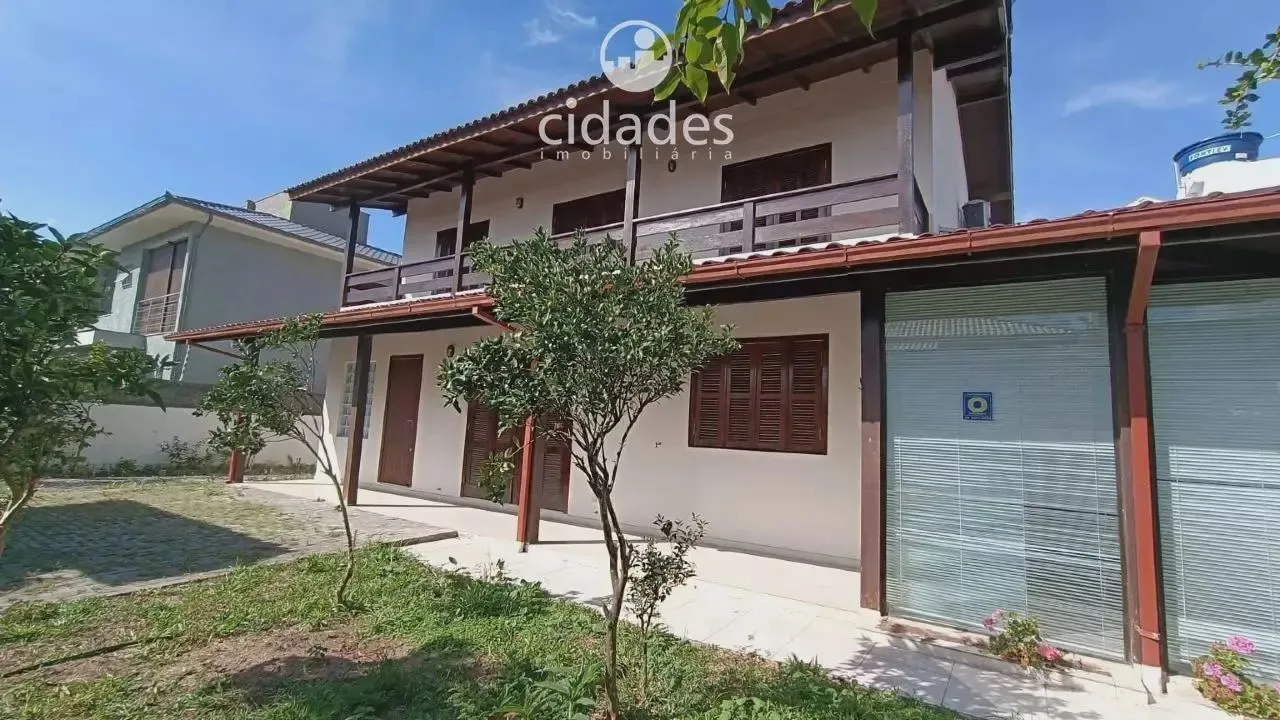 Casa para aluguel de 4 quartos, 2 vagas de garagem e piscina no Campeche, Florianópolis