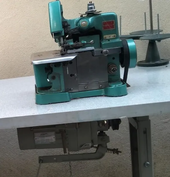 Máquina de Costura Overlock
