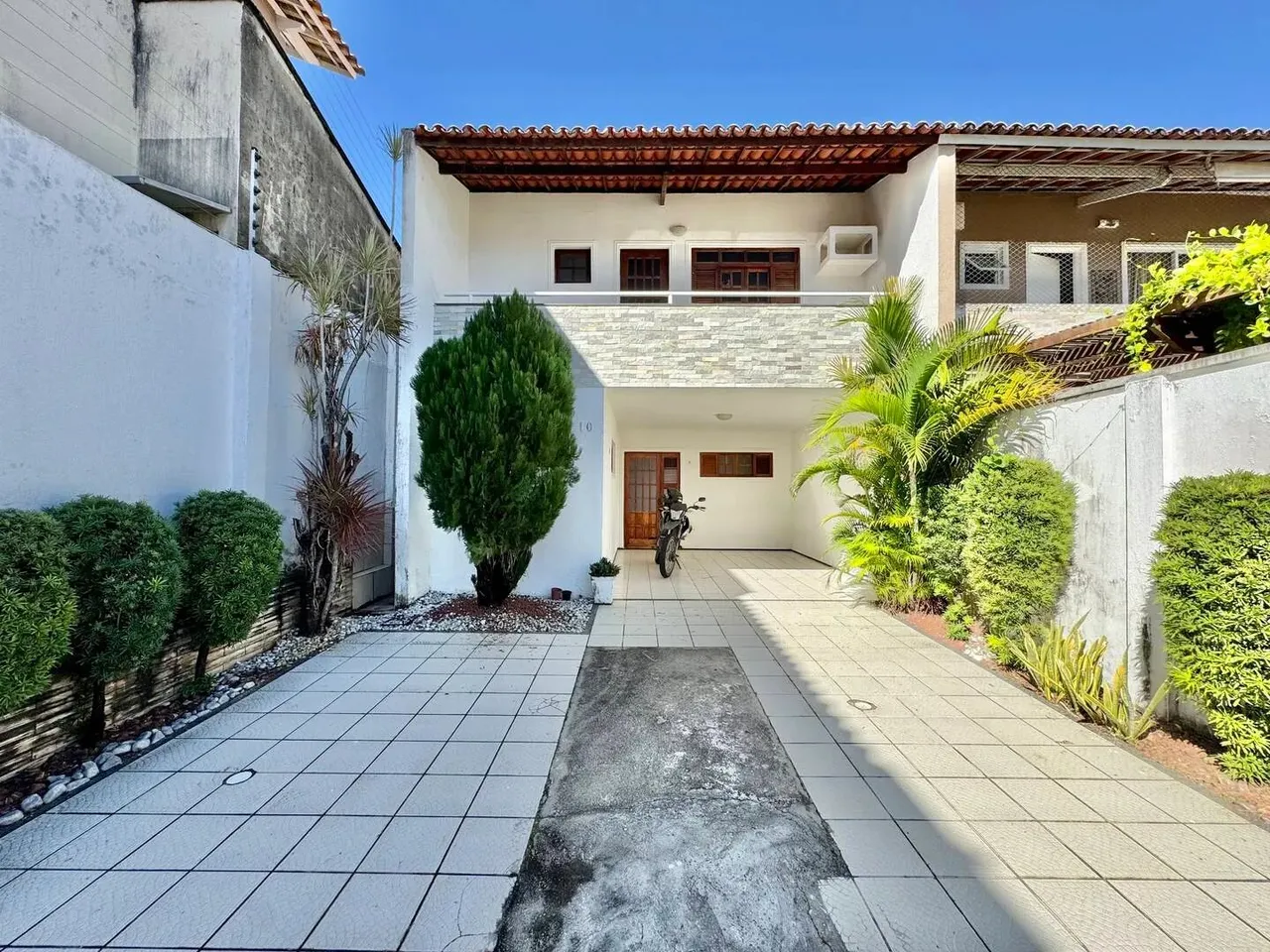 Casa Duplex em condomínio na Sapiranga de 140m² e 3 quartos R$ 550.000