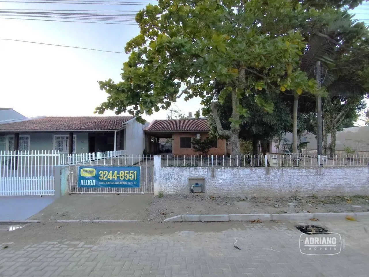 Casa com 3 dormitórios para alugar, 50 m² por R$ 2.275,61/mês - Praia de Fora - Palhoça/SC