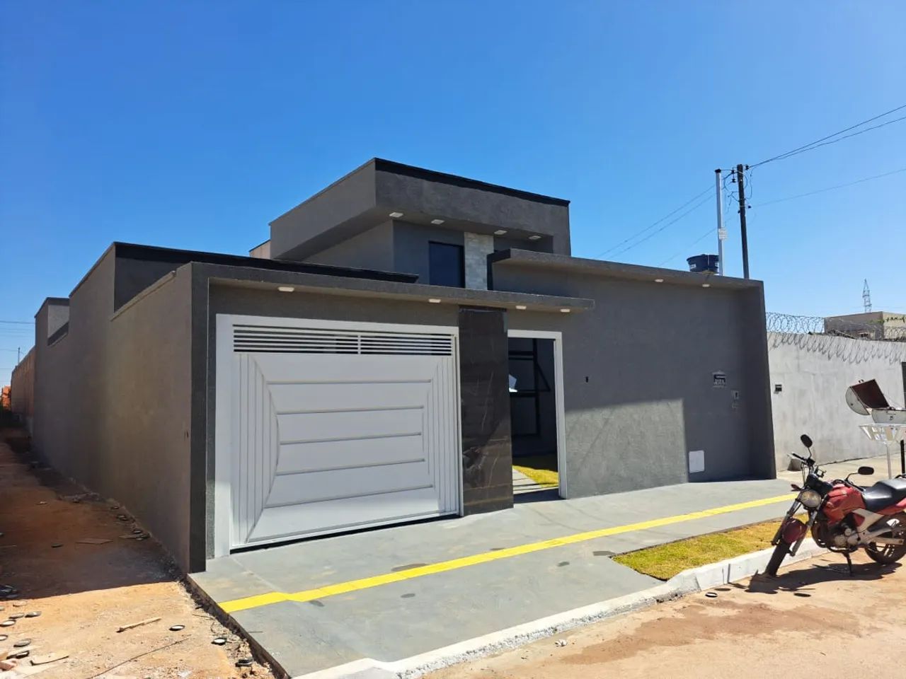Casa 3 quartos com suíte (Recanto das Emas)