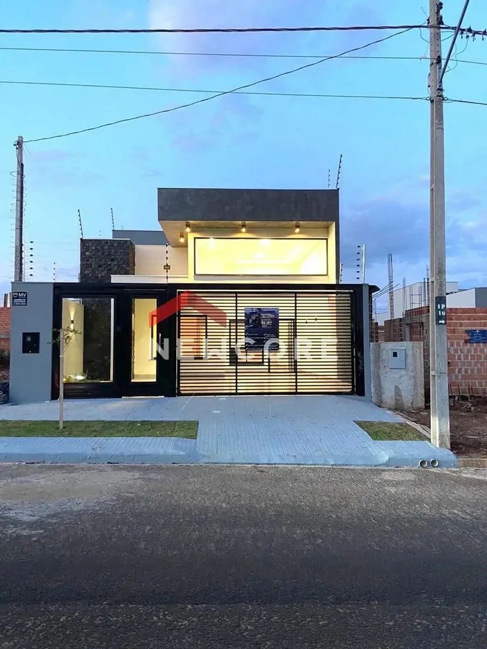 Casa em Avenida Guaiapó - Bom Jardim - Maringá/PR