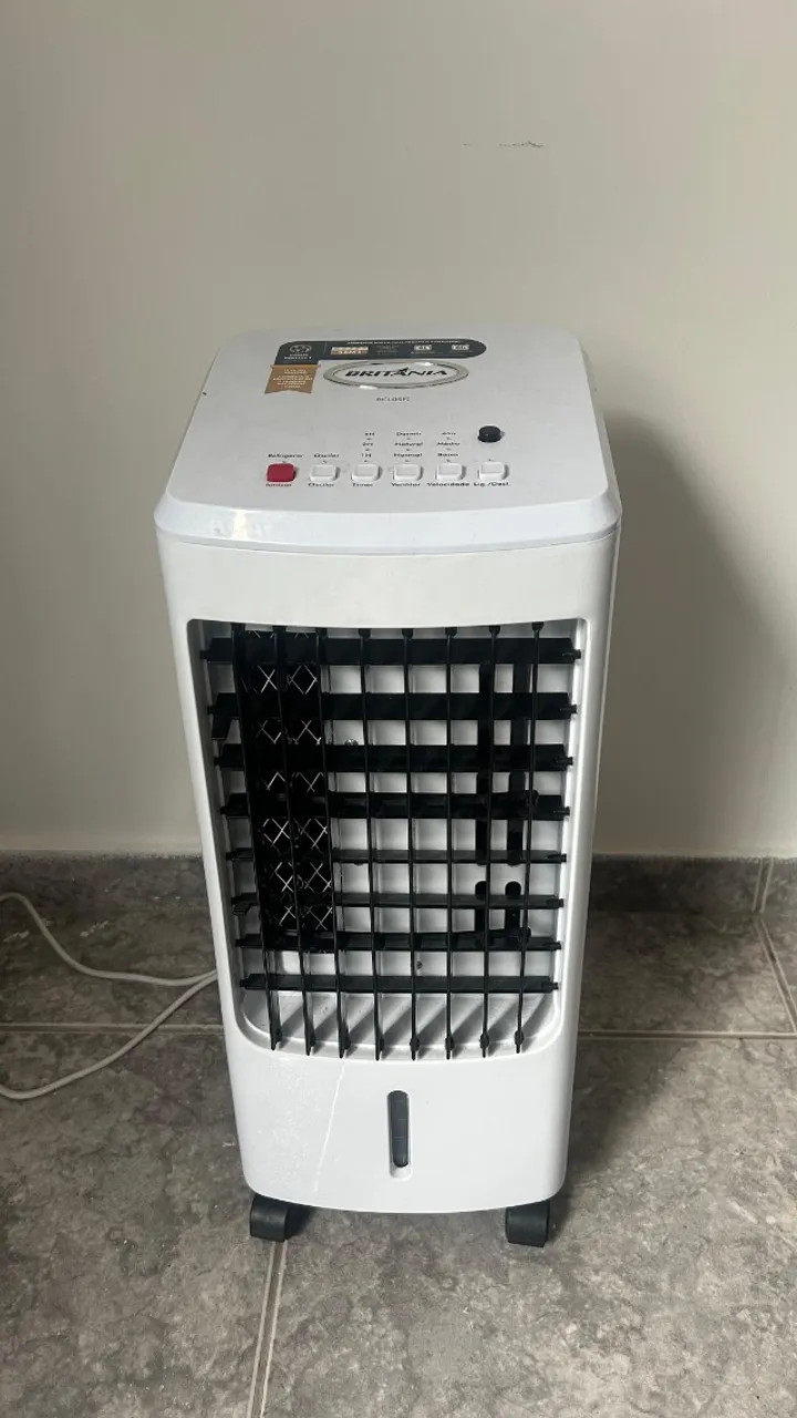 Climatizador de Ar Britânia Frio c/Ionizador BCL05FI Branco 127V
