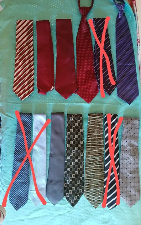 Gravatas de várias marcas