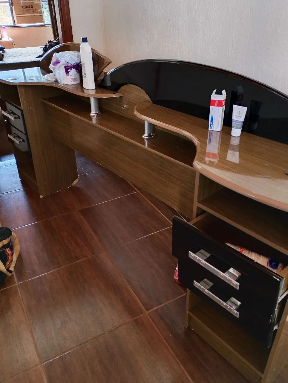 Cama com design moderno