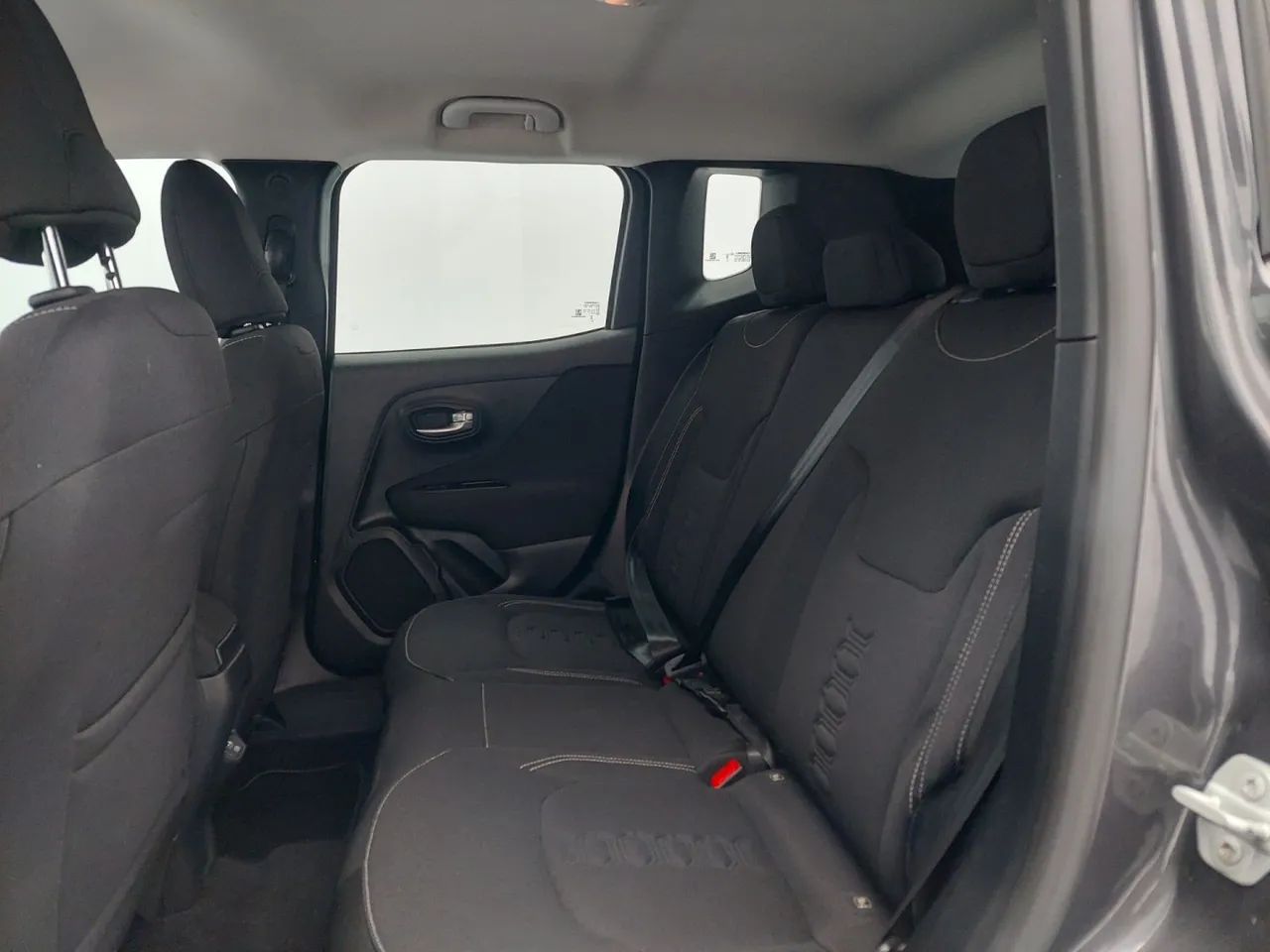 Jeep Renegade STD 1.8 4x2 Flex 16v Aut., foto 17 de 18
