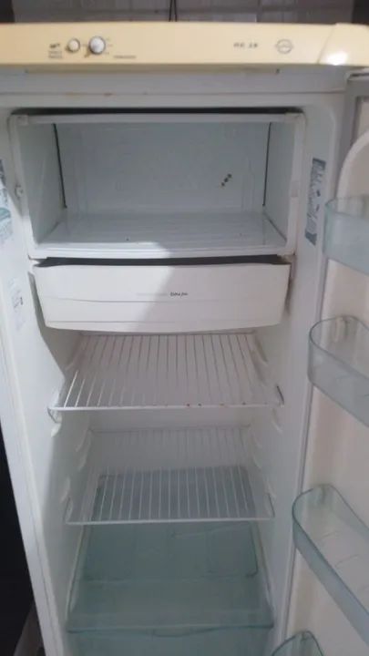 Geladeira em ótimo estado - Foto 2