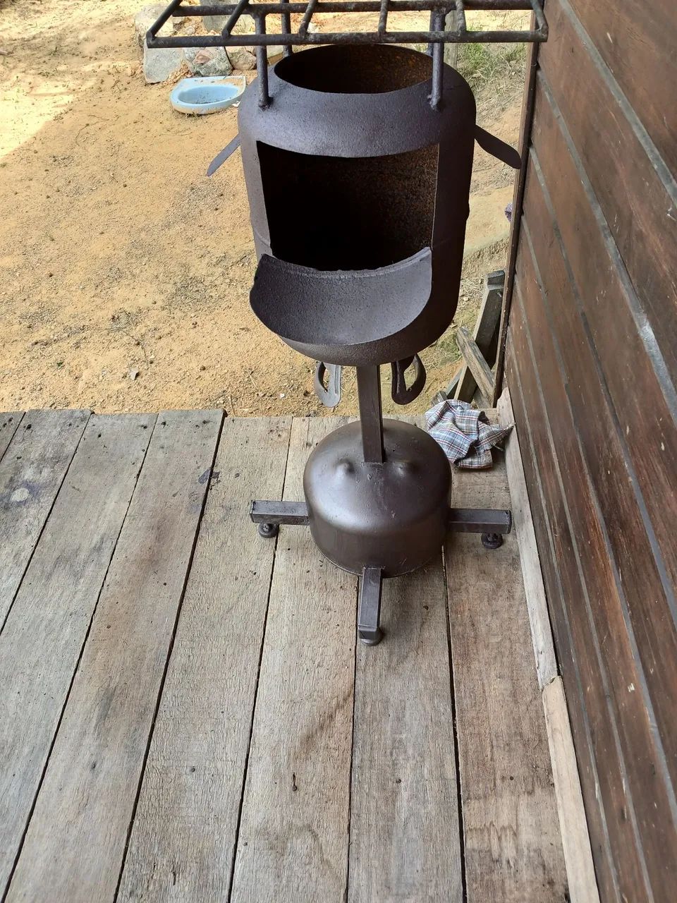 Fogareiro a lenha de ferro