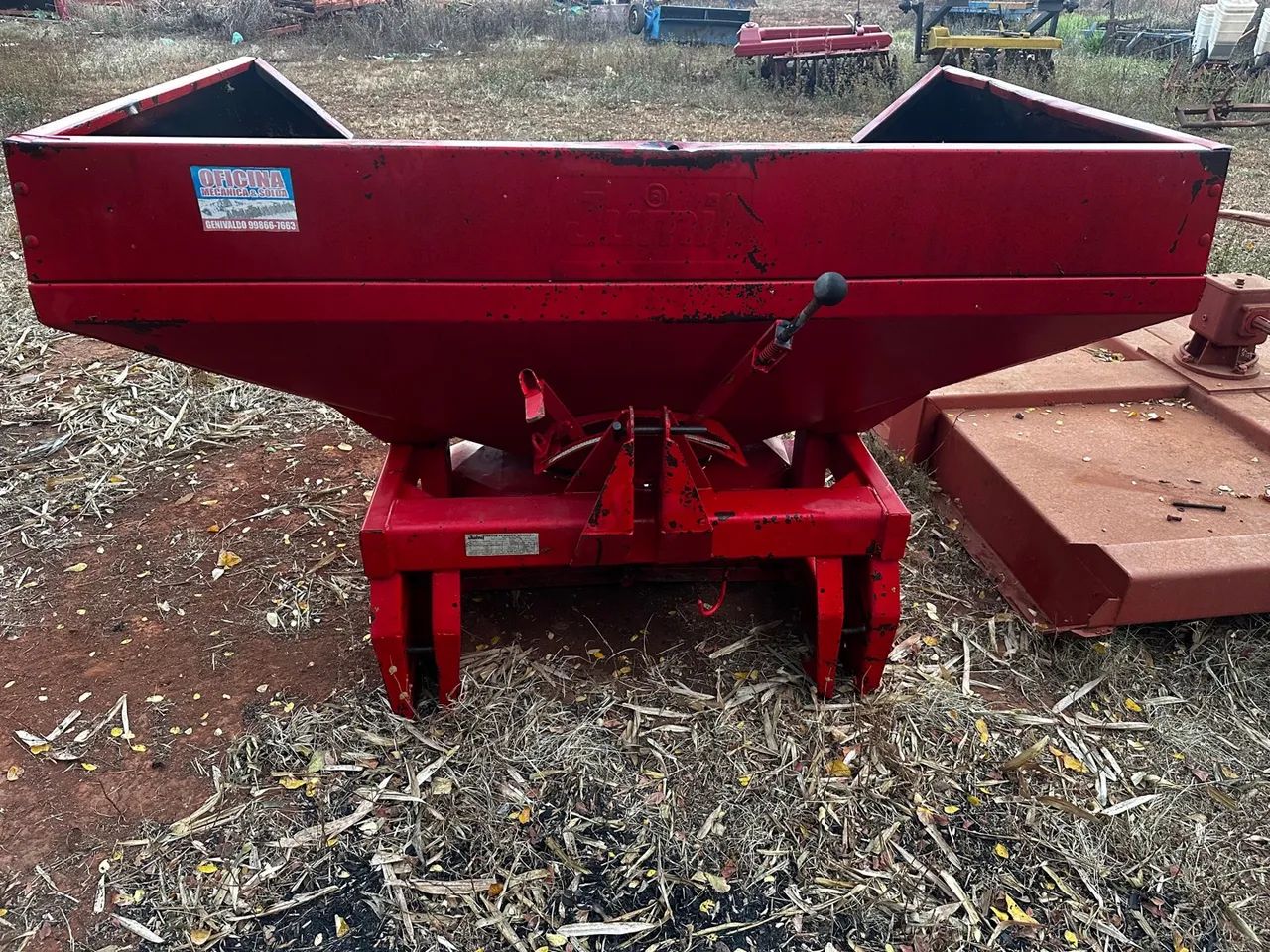 Espalhadeira Jumil 1.200kg - Foto 2