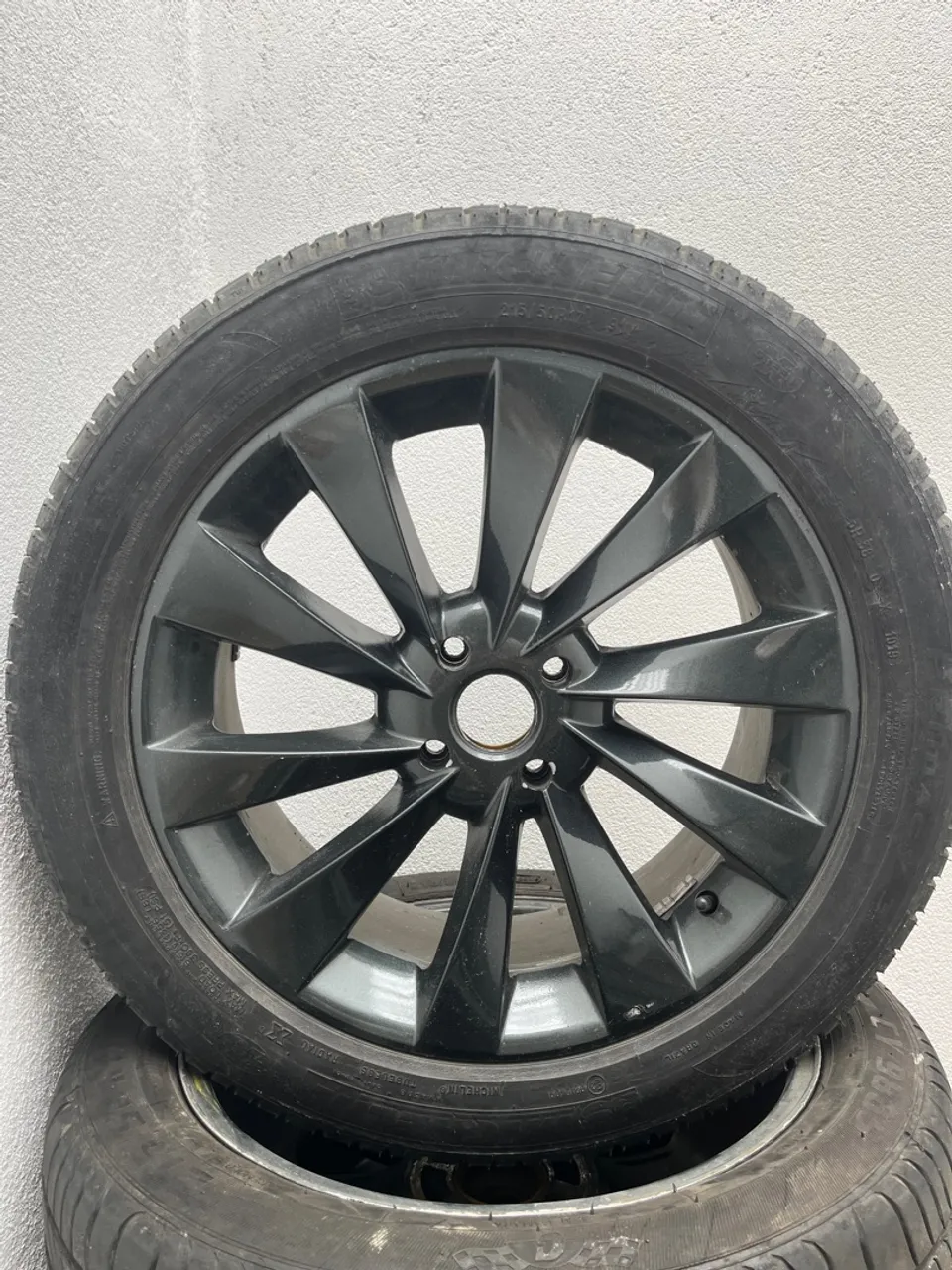 Roda de liga leve preta