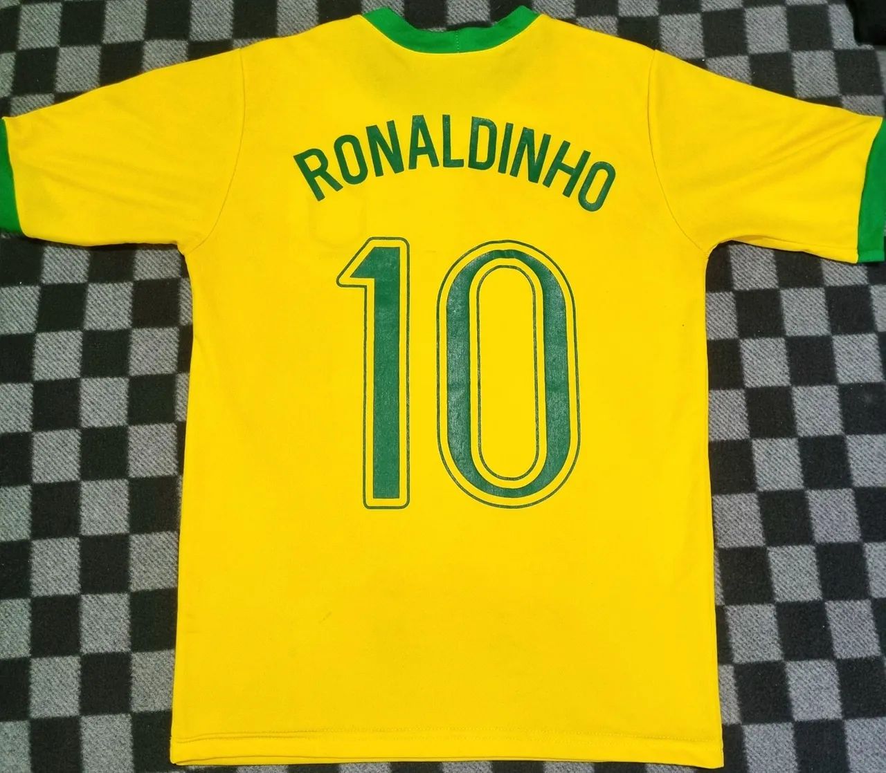 Camisa do Brasil Ronaldinho 10 (tam. infantil)