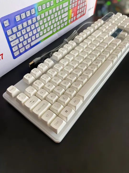 TECLADO GAMER ILUMINADO KAPBOM KA-667 - Foto 3