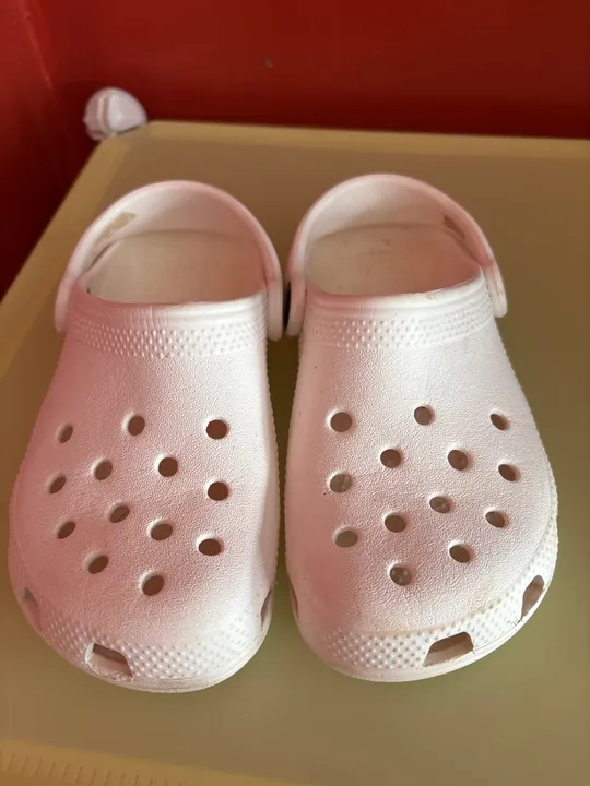 Chinelos Crocs infantis - tamanho 29