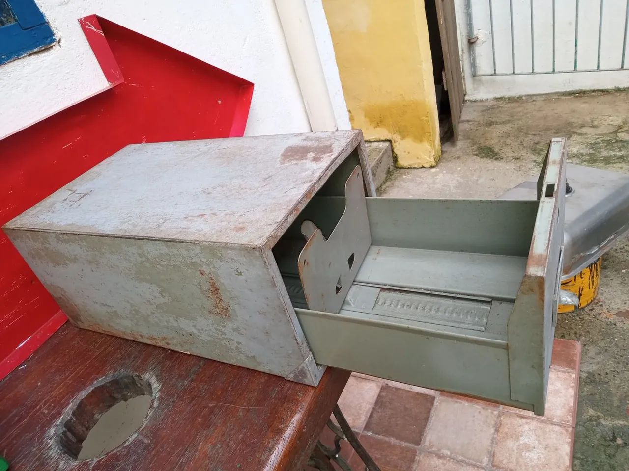 Gaveteiro de ferro antigo - Foto 3