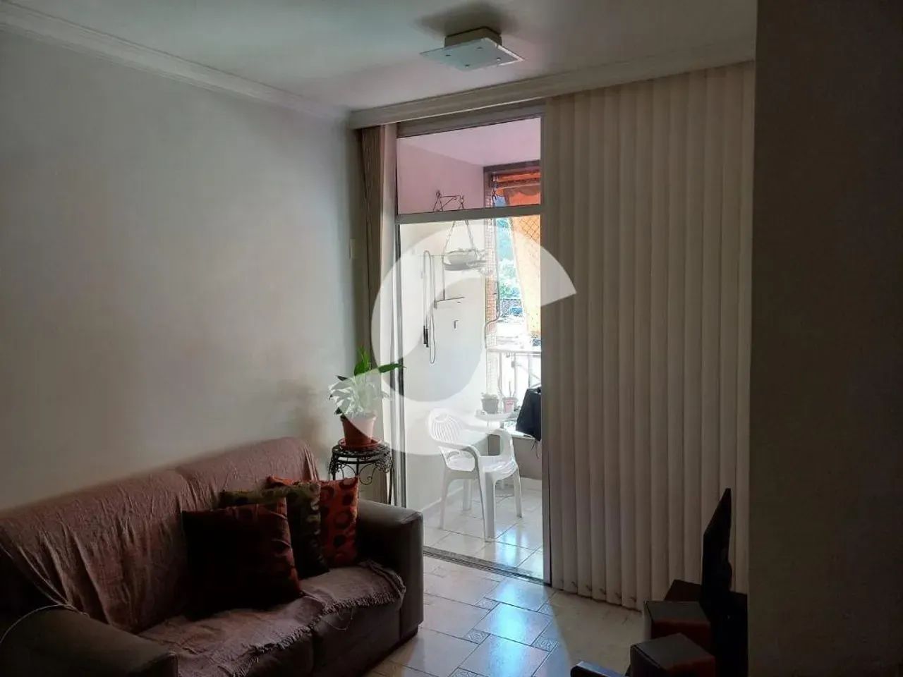Apto com 3 quartos, suíte e vaga, ótima planta, perto de tudo e preço imperdível.