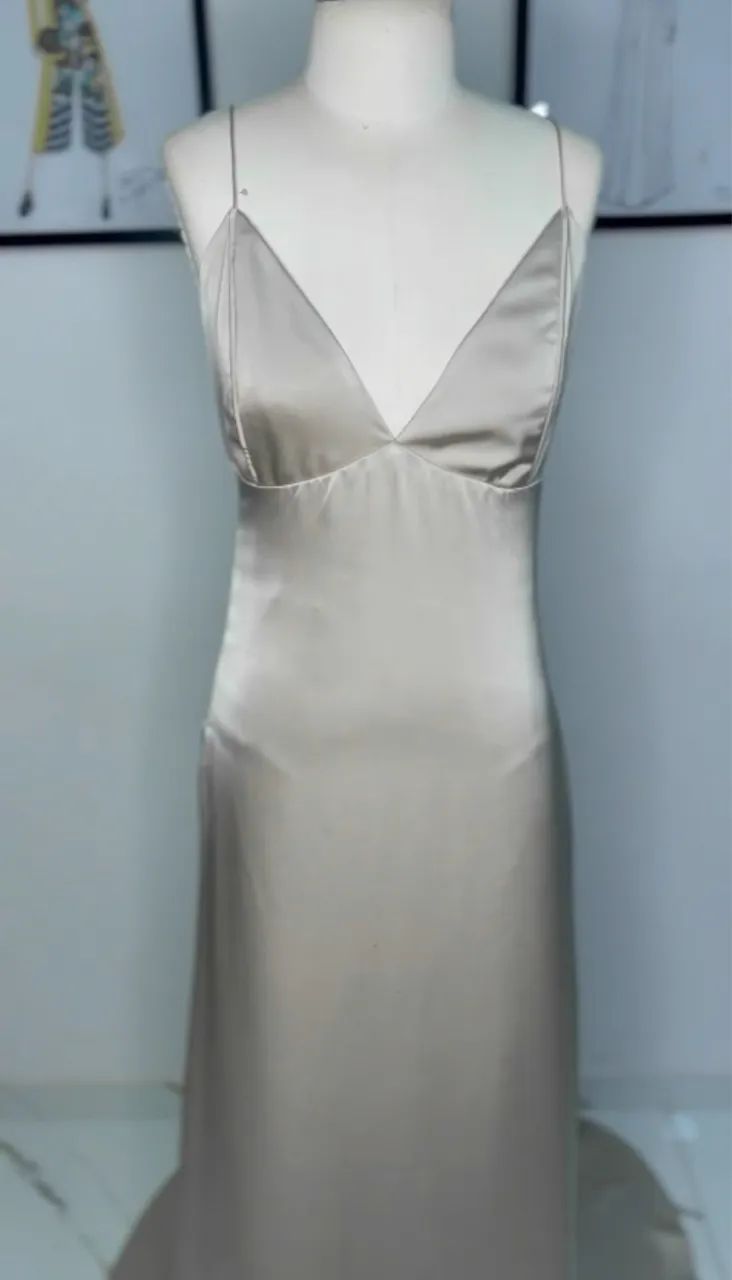 vestido slipdress longo perolado com calda - Foto 3