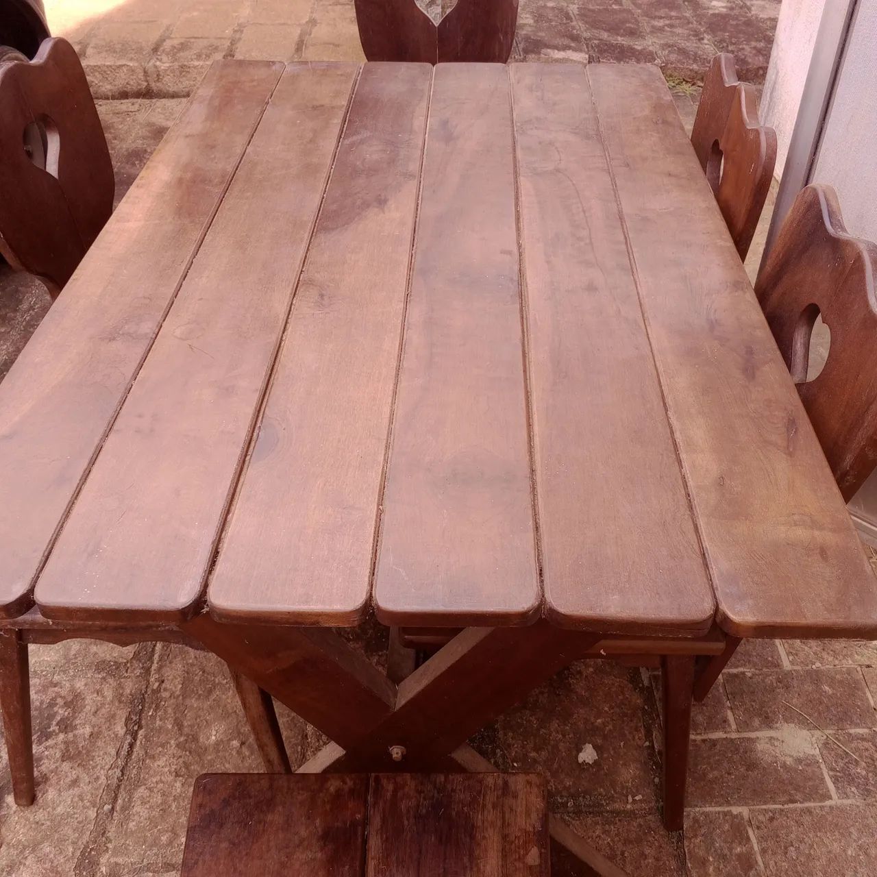 Mesa madeira maciça.