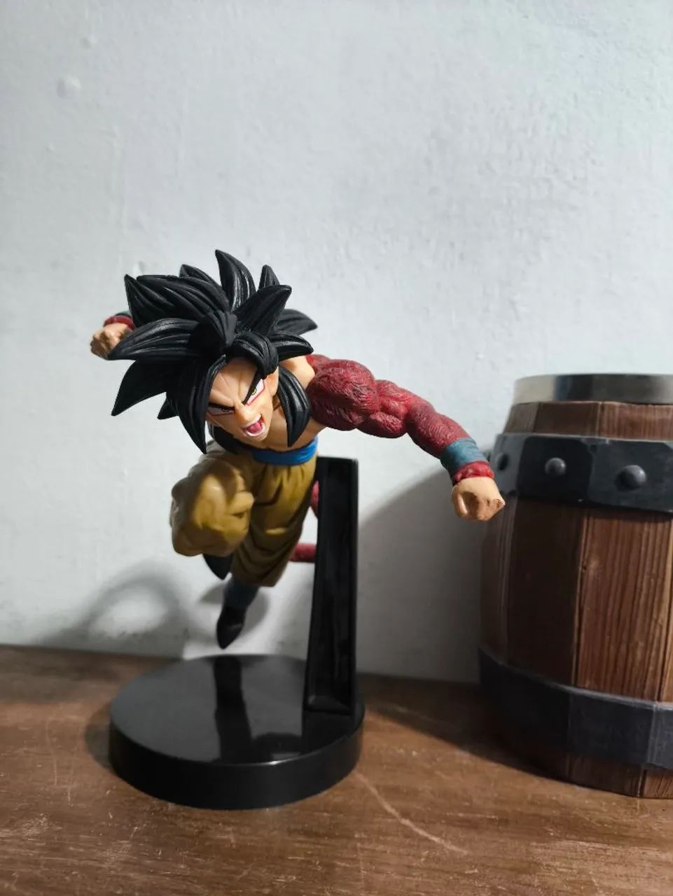 Figure Goku SSJ4