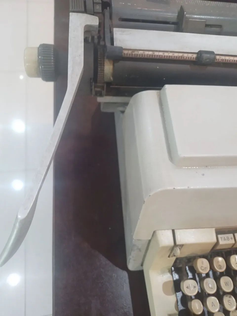 Máquina de escrever olivetti linea 98 para colecionador - Foto 5